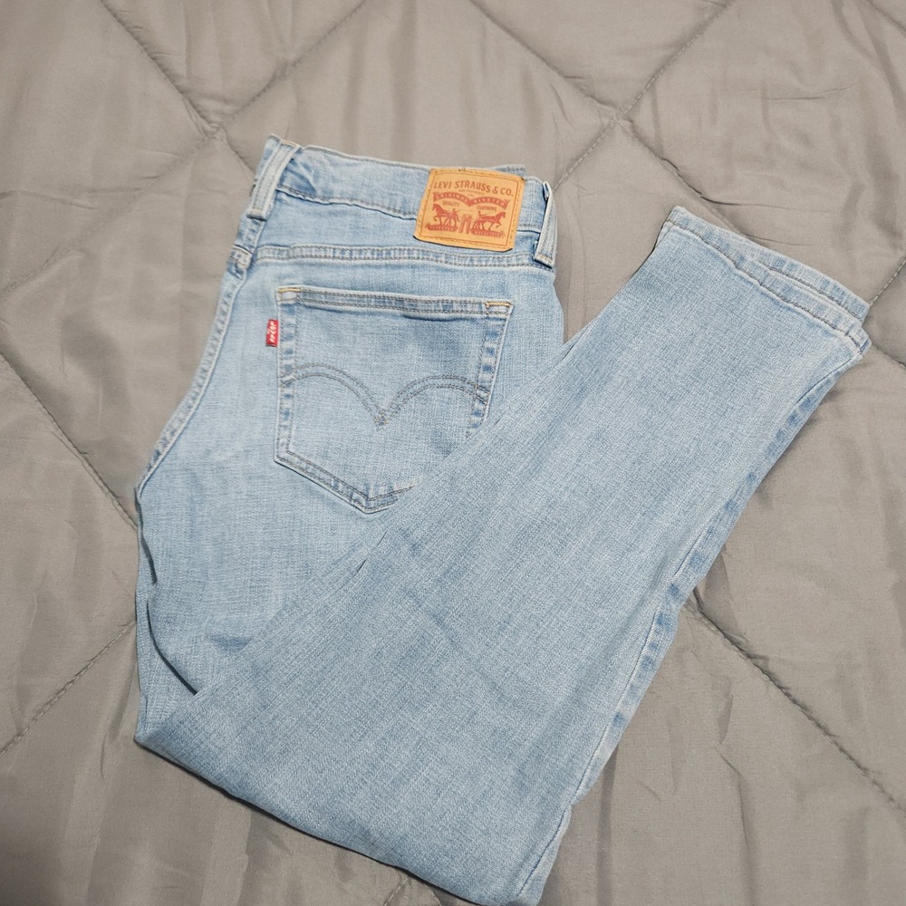 Levi's Jeans Women's 28 Mid Rise Boyfriend Light Wash Denim